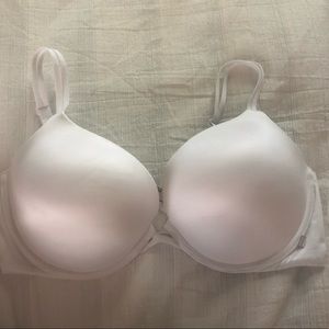 White Victoria’s Secret 36DD Push-up Bra